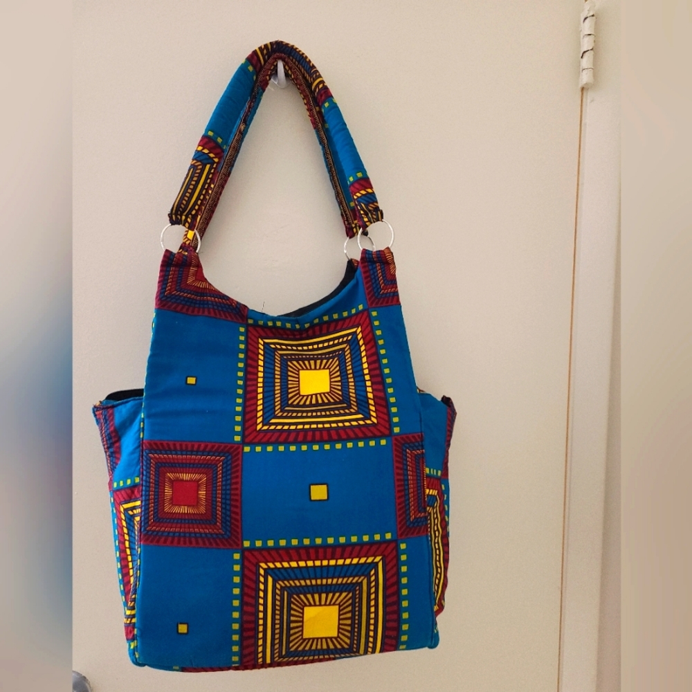 NWOT Shoulder bag. Blue and yellow